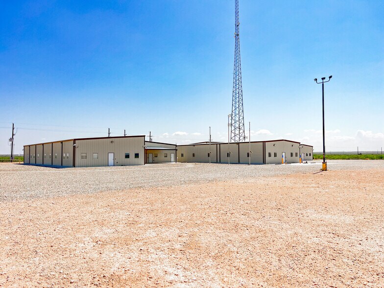 More Photos Of 906 S Highway 285, Pecos Warehouse For Sale