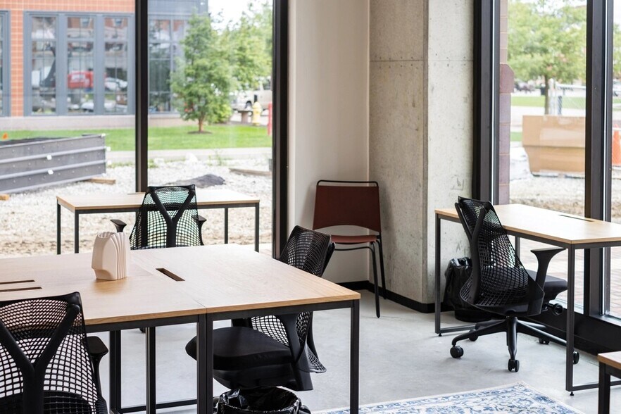 More Photos Of 25 S Arizona Pl, Chandler Coworking Space