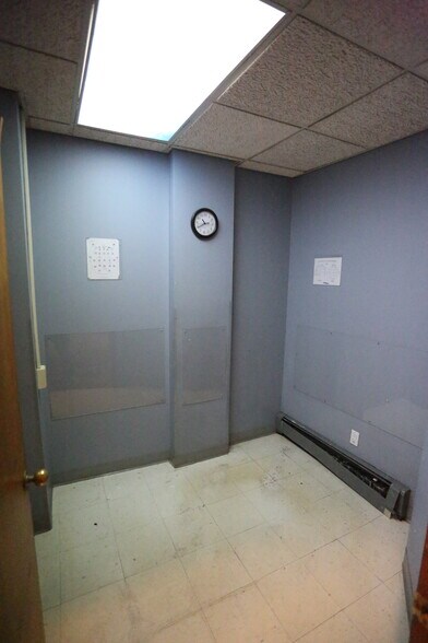 More Photos Of 117 70th St, Brooklyn Office Residential For Lease