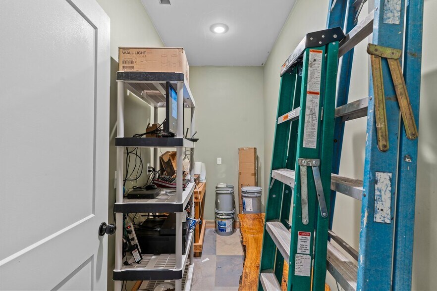 More Photos Of 11179 County Road 1, Enterprise Flex For Sale