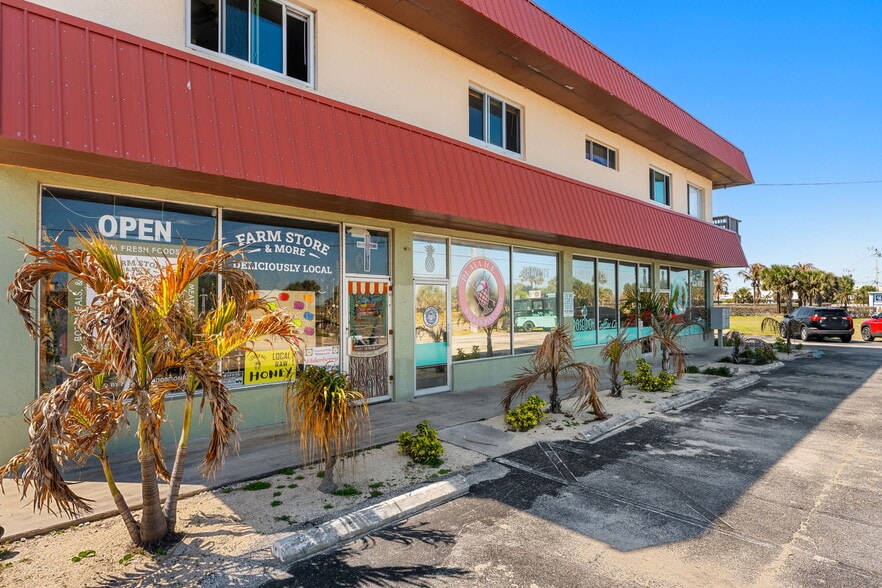 More Photos Of 1592 Jimmy Buffet Mem Hwy, Satellite Beach Office Residential For Sale
