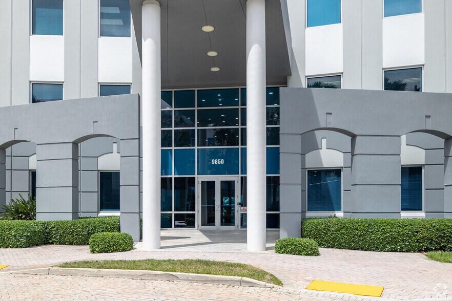 More Photos Of 9850 NW 41st St, Doral Office For Lease