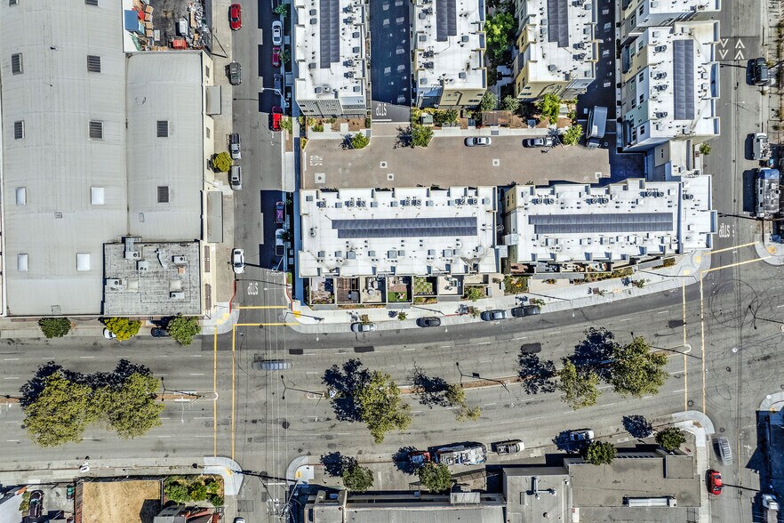 More Photos Of 986 W Grand Ave, Oakland Apartments For Lease