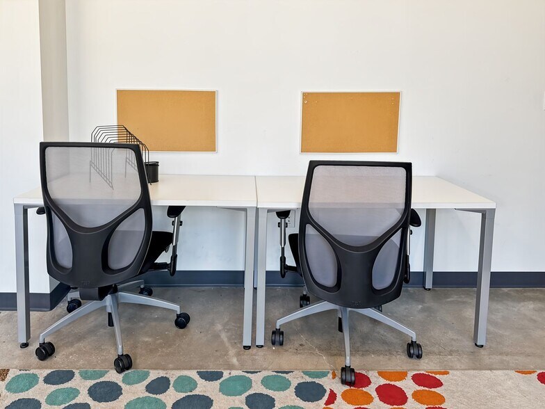 More Photos Of 1901 Manhattan Blvd, Harvey Coworking Space