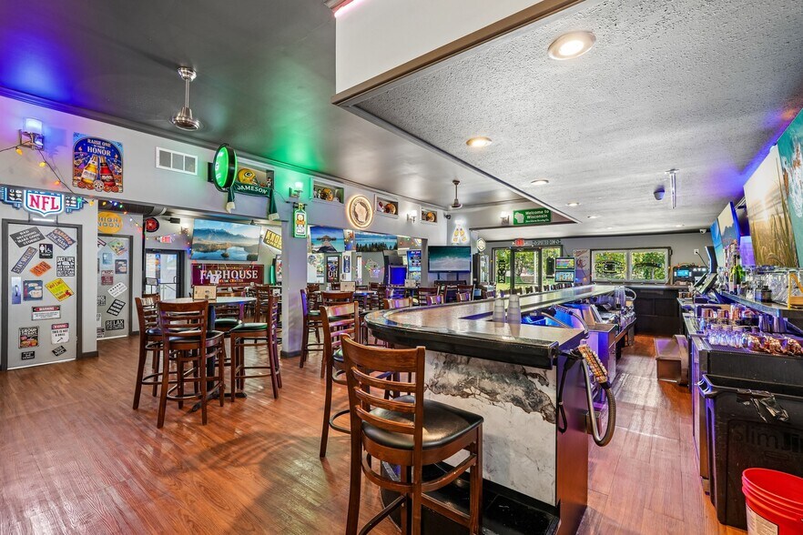 More Photos Of S76W17745 Janesville Rd, Muskego Restaurant For Sale