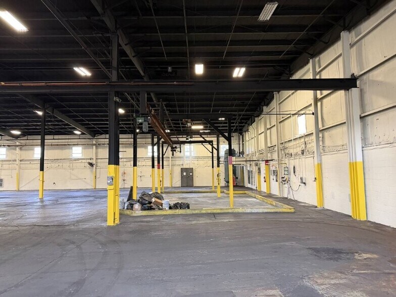 More Photos Of 551 Jay St, Coldwater Warehouse For Lease