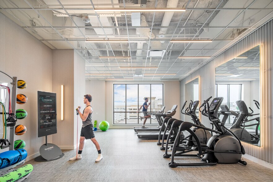 More Photos Of 1310 G St NW, Washington Office For Lease