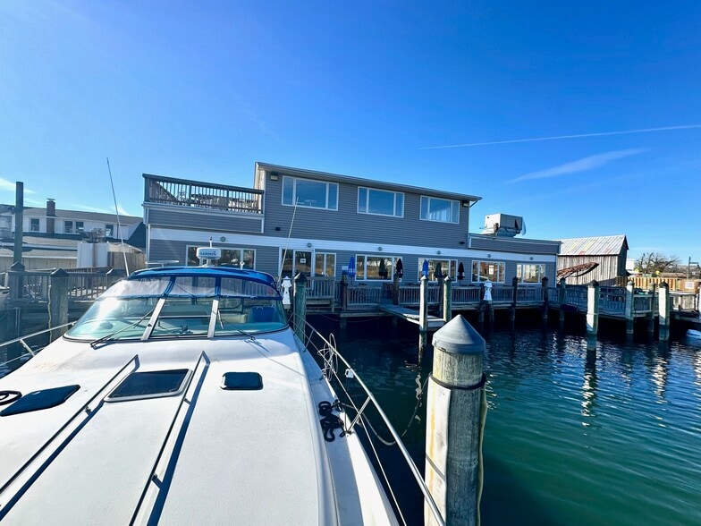 More Photos Of 14442 Solomons Island Rd, Solomons Restaurant For Lease