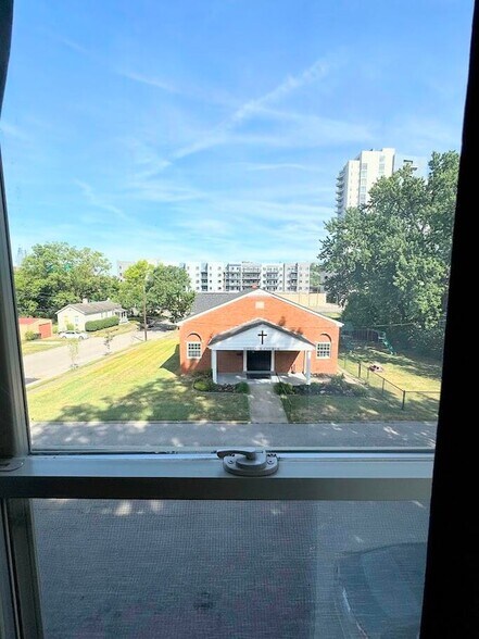 More Photos Of 201 Linden Ave, Newport Office Residential For Sale