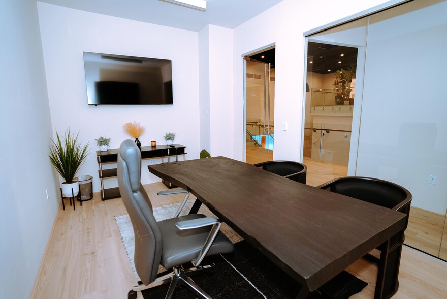 More Photos Of 8729 Aviation Blvd, Inglewood Telecom Hotel Data Hosting For Sale