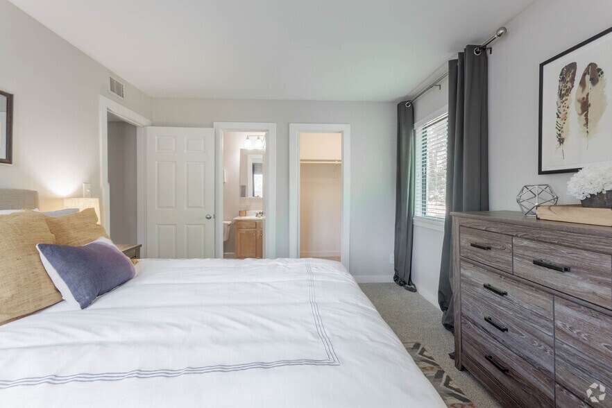 More Photos Of 6701 Carnation St, Richmond Apartments For Sale