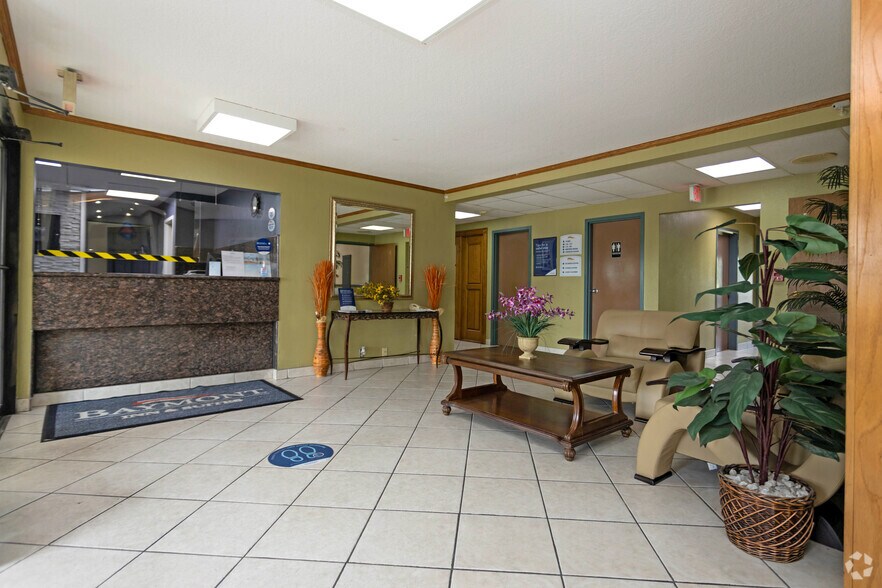 More Photos Of 5100 Hickory Point Frontage Rd, Decatur Hotel For Sale