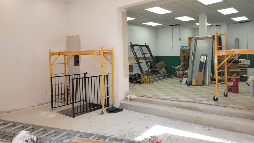 More Photos Of 431 De Kalb Ave, Brooklyn Storefront Retail Residential For Lease