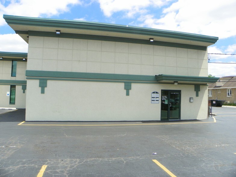 More Photos Of 3317-3319 W 95th St, Evergreen Park Medical For Lease