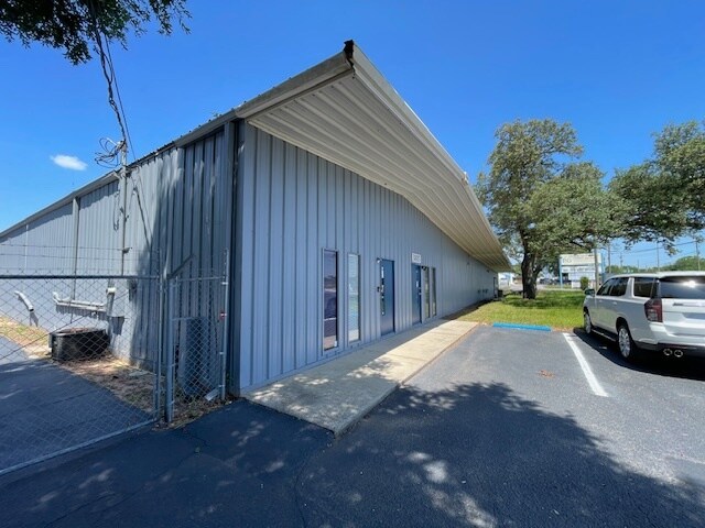 More Photos Of 3885 N Palafox Hwy, Pensacola Warehouse For Sale