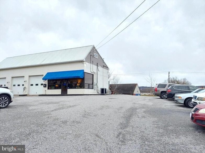 More Photos Of 120 E Market St, Hallam Auto Repair For Sale