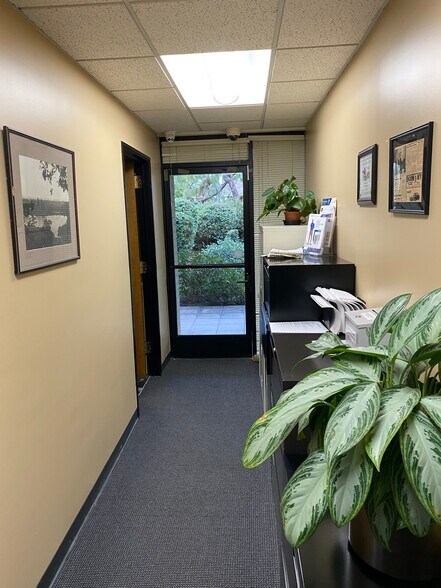 More Photos Of 2065-2095 Huntington Dr, San Marino Office For Sale
