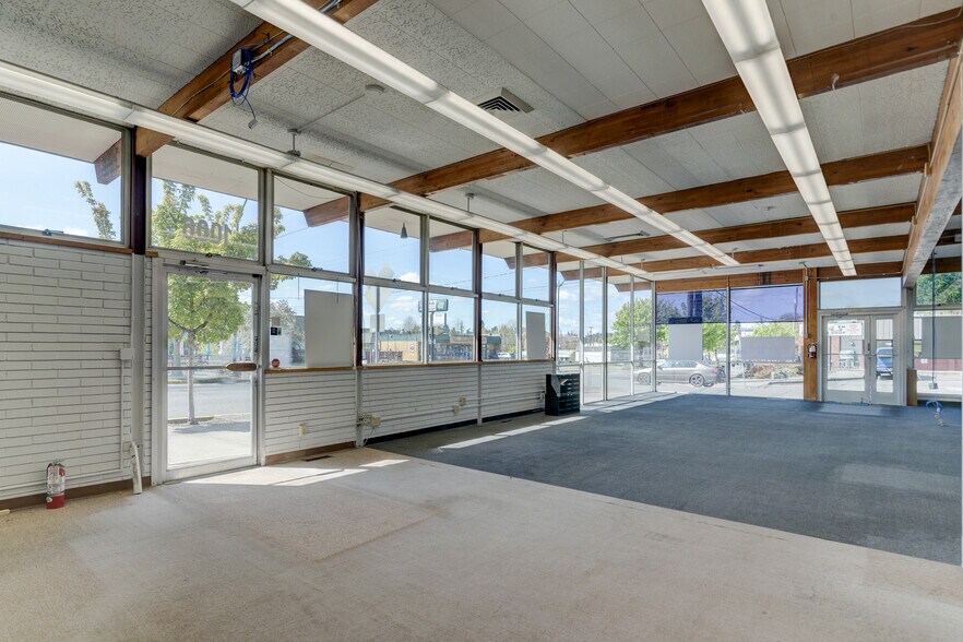 More Photos Of 102 Quince St NE, Olympia Freestanding For Lease