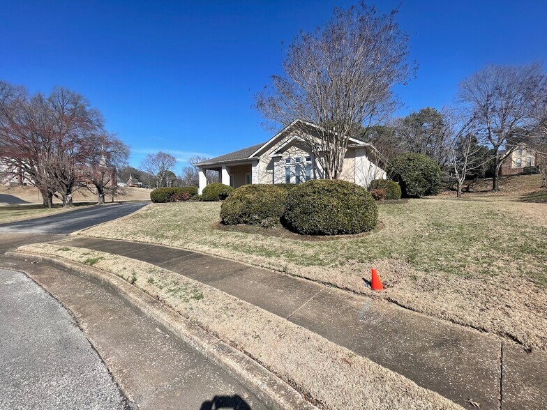 More Photos Of 78 Lynoak Cv, Jackson Medical For Sale