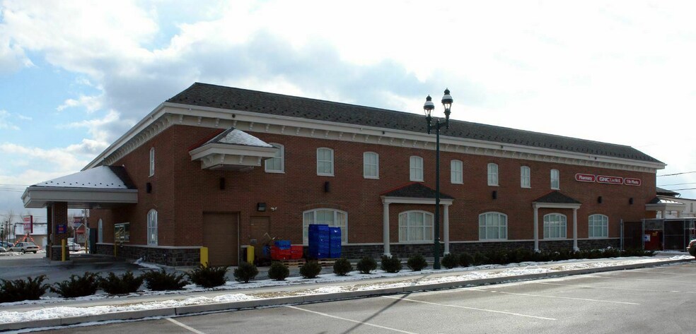 More Photos Of 350 Main St, Pennsburg Drugstore For Lease