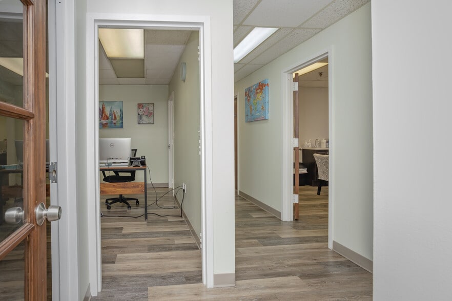 More Photos Of 239 Silas Deane Hwy, Wethersfield Medical For Lease