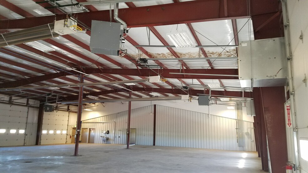 More Photos Of 2018 125th Ave NW, Watford City Warehouse For Lease