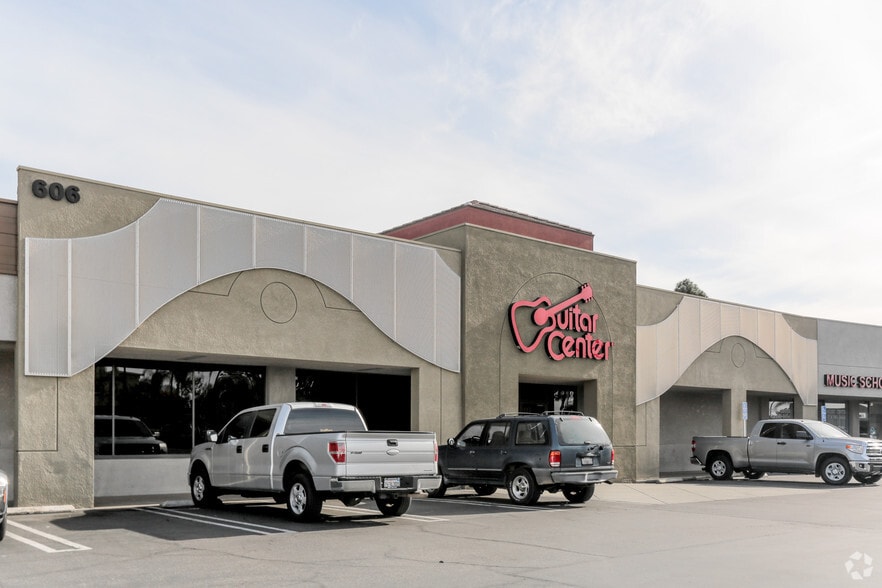 Primary Photo Of 612 S Brea Blvd, Brea Storefront For Lease