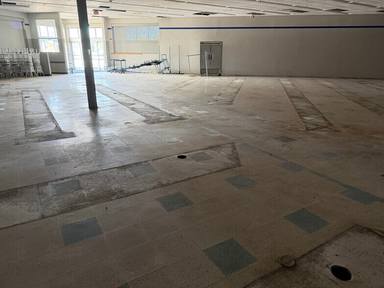 More Photos Of 701 Atlanta Rd, Seaford Freestanding For Lease
