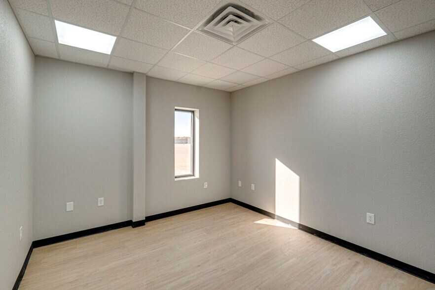 More Photos Of 16791 W Basin St, Odessa Warehouse For Sale
