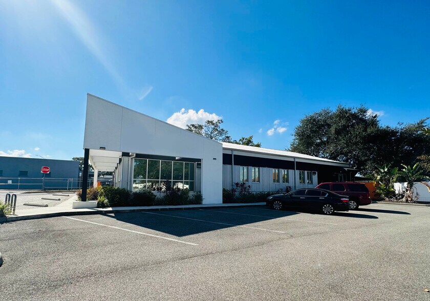 Primary Photo Of 714 N Massachusetts Ave, Lakeland Loft Creative Space For Lease