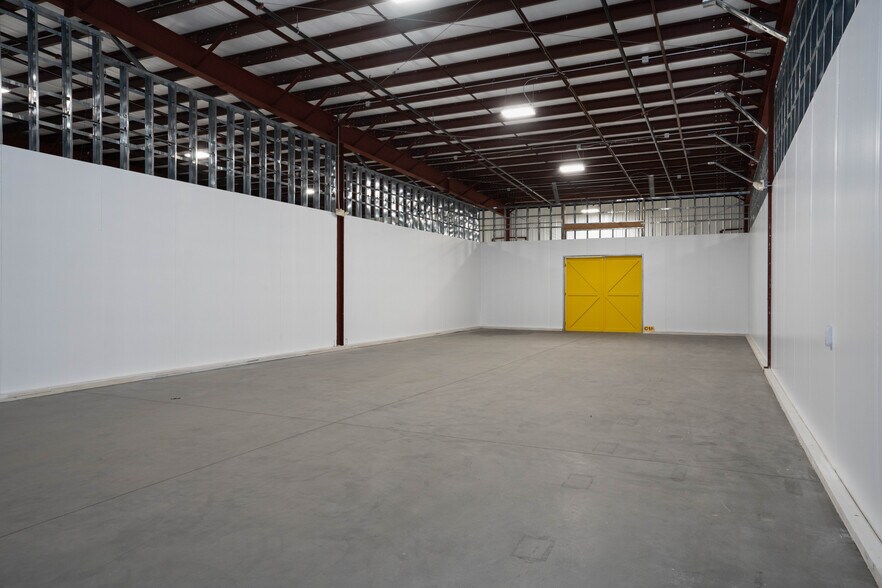 More Photos Of 299 Industrial Ln, Torrington Distribution For Lease