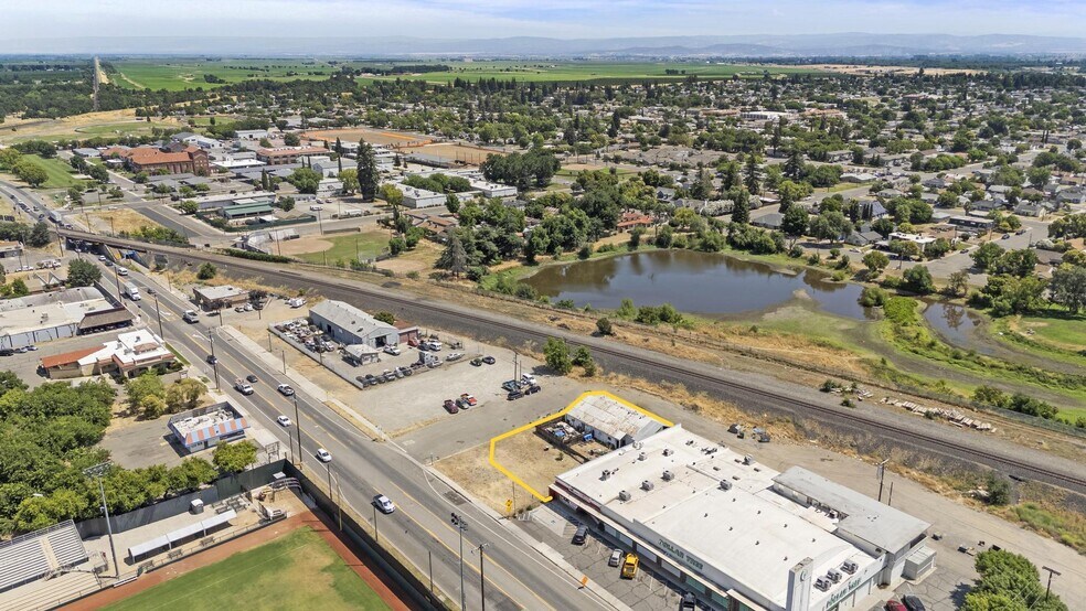 More Photos Of 1431 B St, Marysville Industrial For Sale