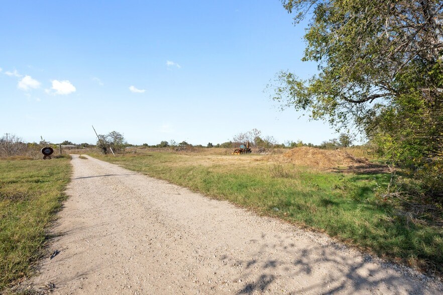 More Photos Of 2004 Caldwell Ln, Del Valle Land For Sale