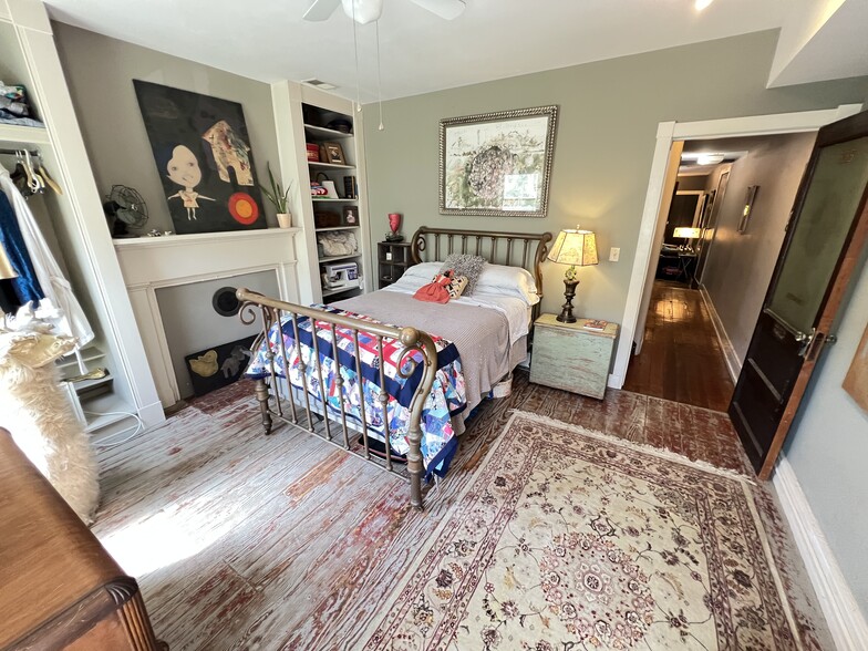More Photos Of 1438-1442 Light St, Baltimore Showroom For Sale