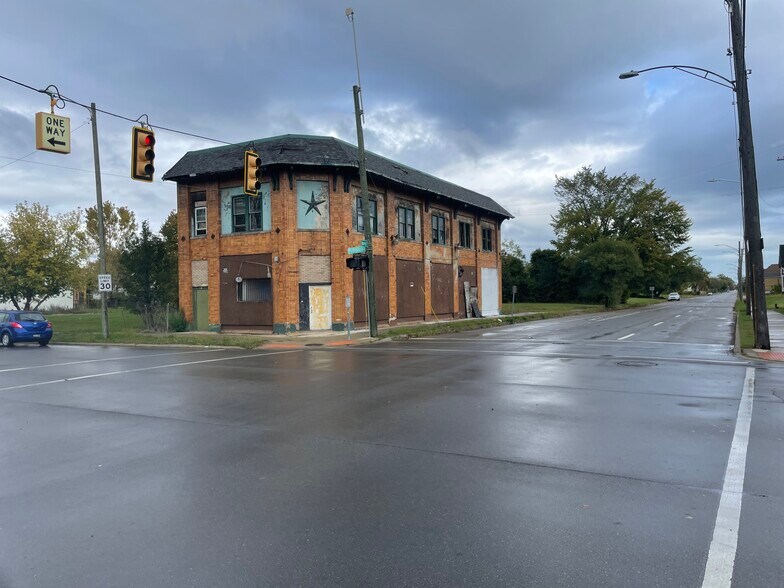 Primary Photo Of 5000 Mcdougall St, Detroit Convenience Store For Sale