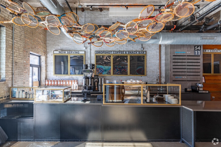 More Photos Of 312 W Chestnut St, Chicago Hotel For Lease