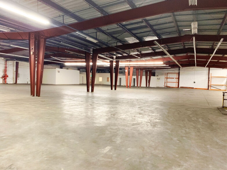 More Photos Of 2260-2268 E 15th St, Los Angeles Warehouse For Sale