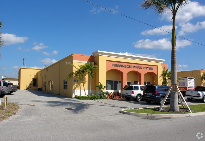 Primary Photo Of 155-161 NW 11th St, Boca Raton Warehouse For Lease