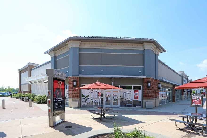 Primary Photo Of 400 S Wilson Rd, Sunbury General Retail For Lease