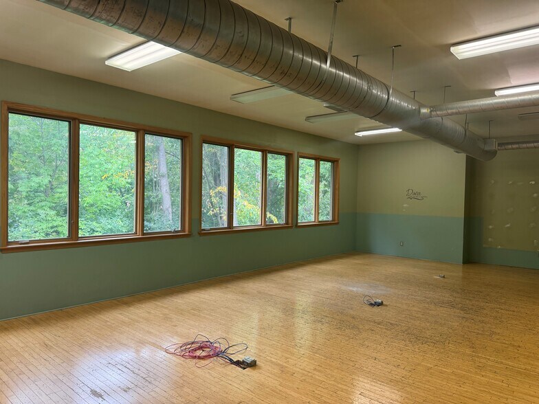 More Photos Of 23020 Power Rd, Farmington Medical For Sale