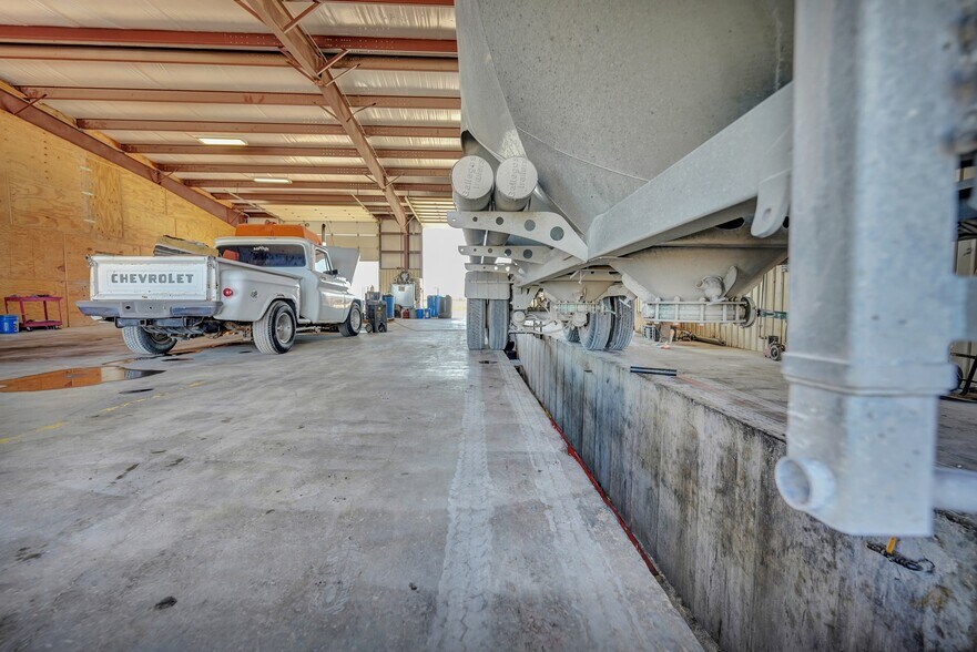 More Photos Of 2500 S Crane, Odessa Warehouse For Sale