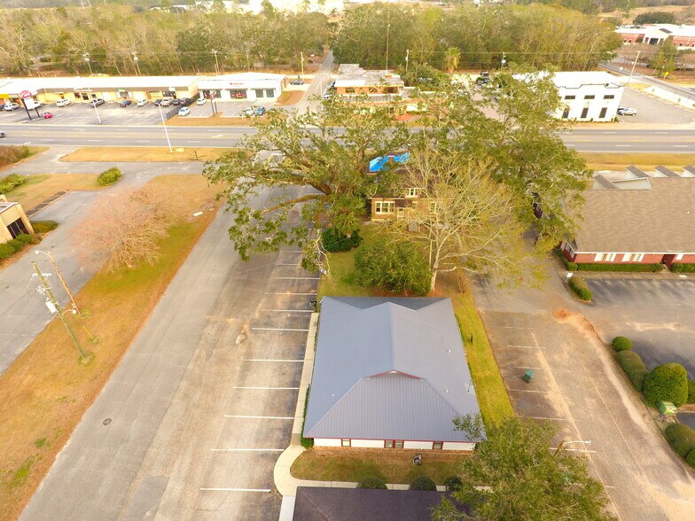 More Photos Of 105 W Camphor Ave, Foley Medical For Lease