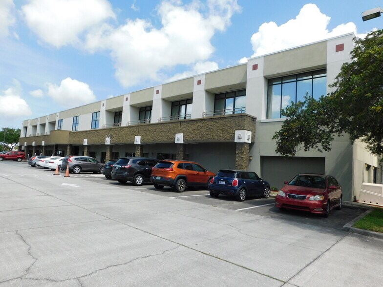 More Photos Of 95 Bulldog Blvd, Melbourne Medical For Lease