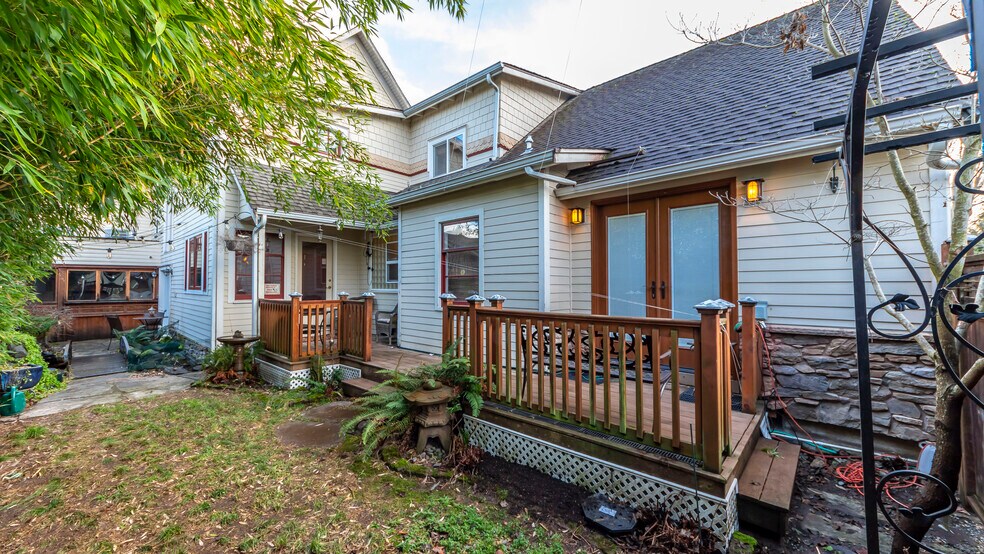 More Photos Of 1313 Washington St, Sumner Religious Facility For Sale