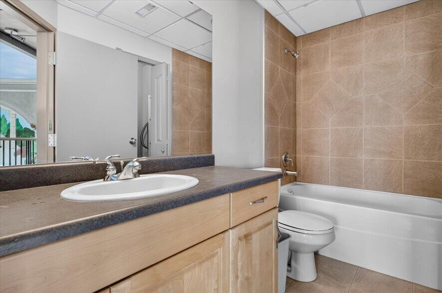 More Photos Of 12803 54th St NW, Edmonton Office For Sale