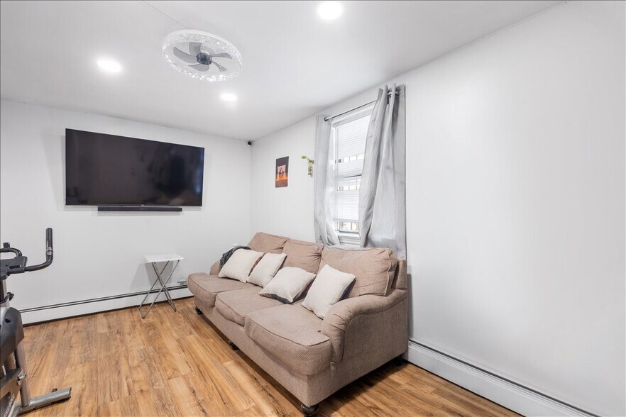 More Photos Of 97 Waverly St, Yonkers Apartments For Sale