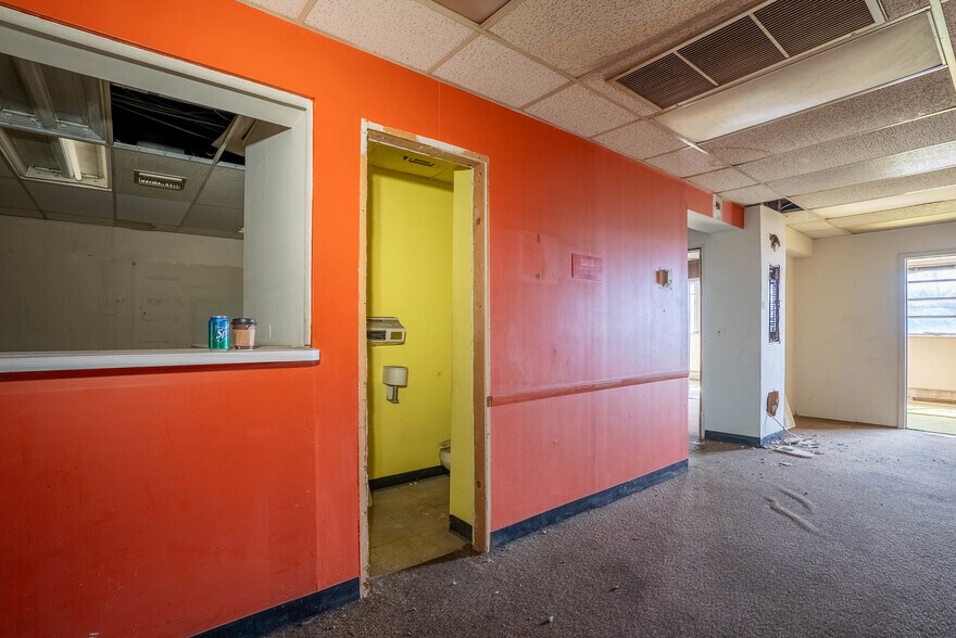More Photos Of 14-18 N 52nd St, Philadelphia Storefront Retail Office For Sale