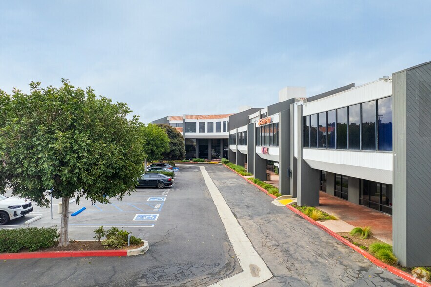 Primary Photo Of 4952 Warner Ave, Huntington Beach Office For Lease