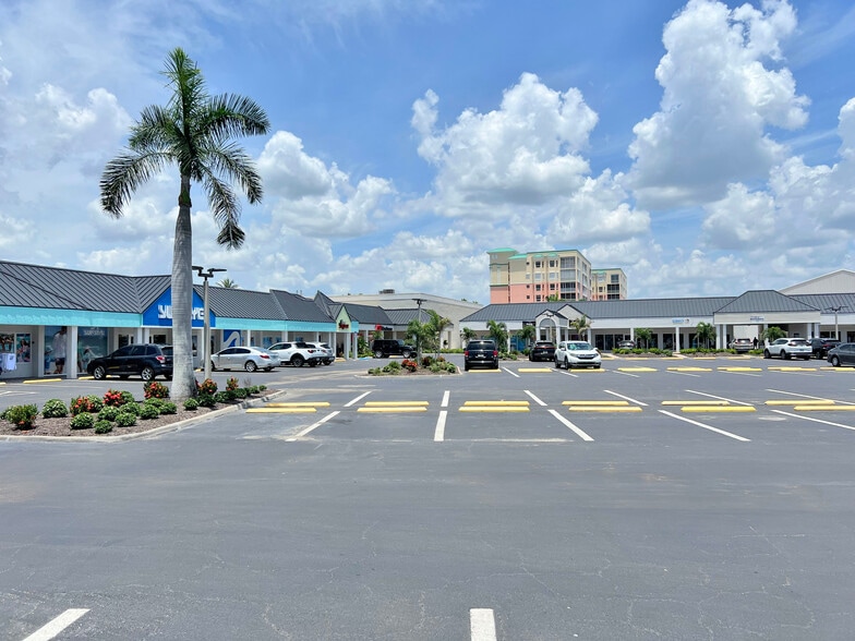 More Photos Of 7205 Estero Blvd, Fort Myers Unknown For Lease