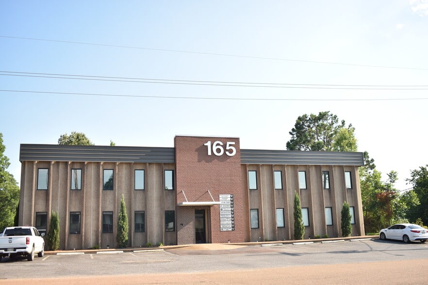 More Photos Of 165 W South St, Hernando Office Residential For Lease